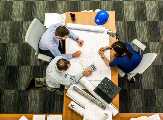 Cómo conseguir clientes B2B: acciones digitales y offline